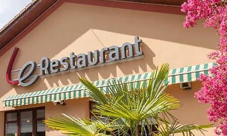 蒙托邦南阿尔巴苏凯里亚德酒店 酒店 蒙托邦