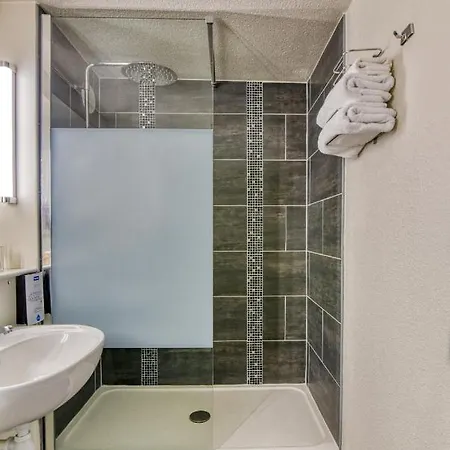 Kyriad Sud - Albasud