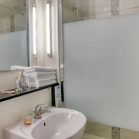 Kyriad Sud - Albasud