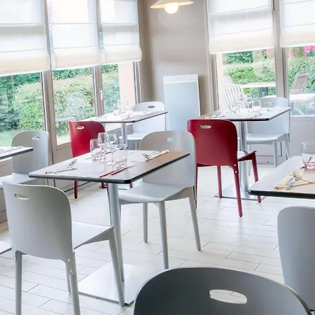 Hotel Kyriad Sud - Albasud 3*