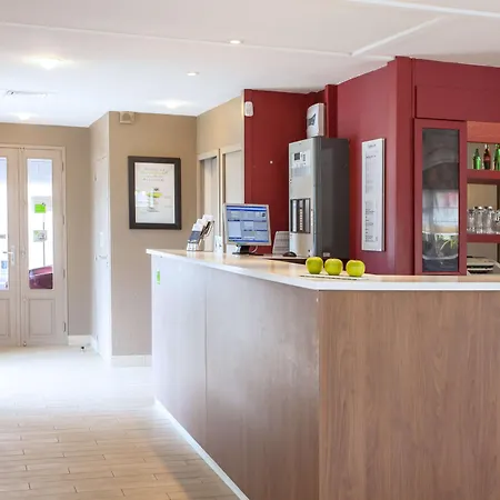 Отель Kyriad Sud - Albasud