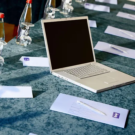 Отель Kyriad Sud - Albasud