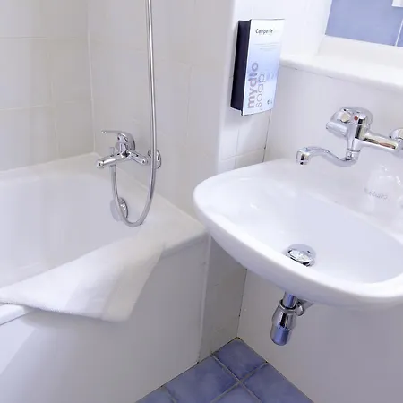 Kyriad Sud - Albasud 3* Монтобан