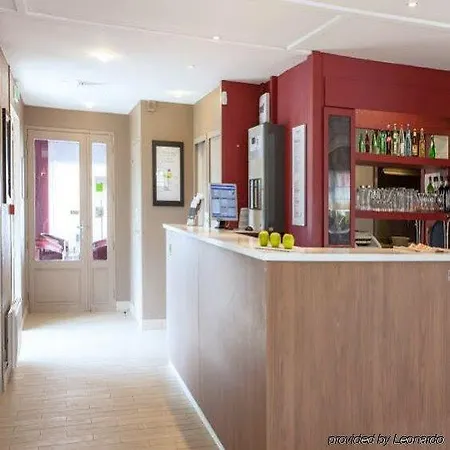 Kyriad Sud - Albasud Отель 3*