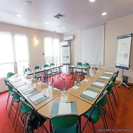 Отель Kyriad Sud - Albasud 3*